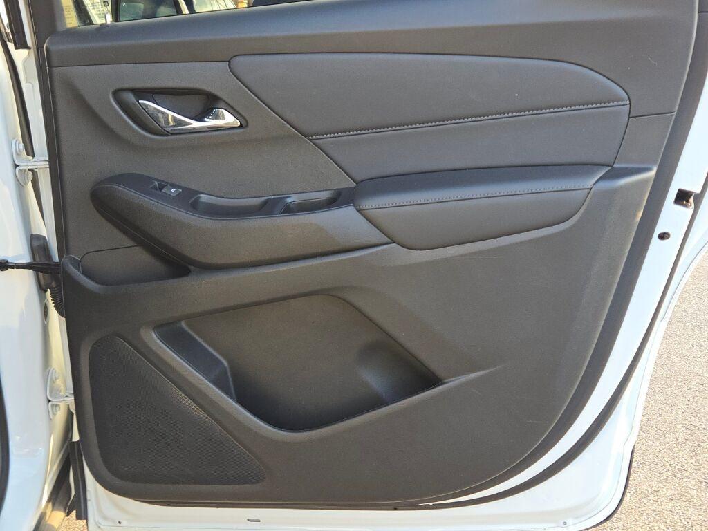 used 2022 Chevrolet Traverse car, priced at $23,493