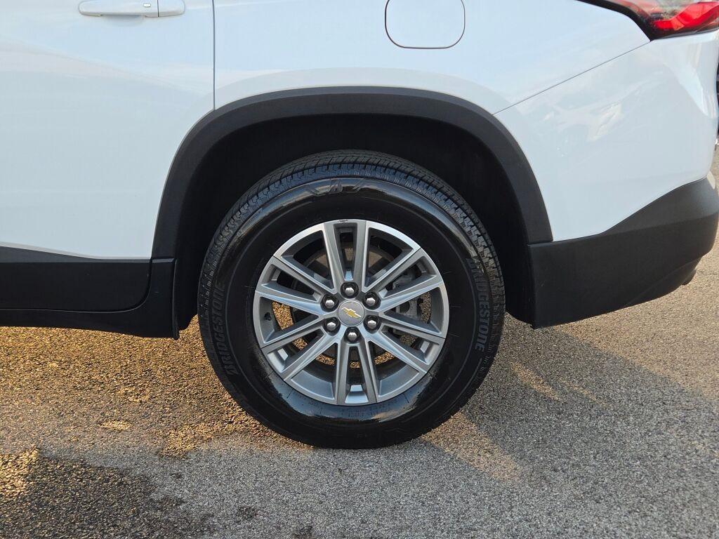 used 2022 Chevrolet Traverse car, priced at $23,493