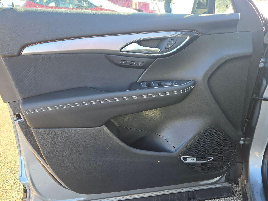 new 2025 Buick Envision car, priced at $36,890