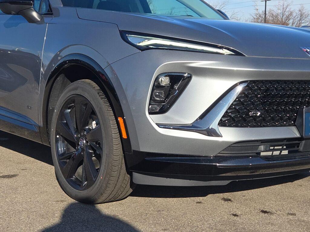 new 2025 Buick Envision car, priced at $38,890