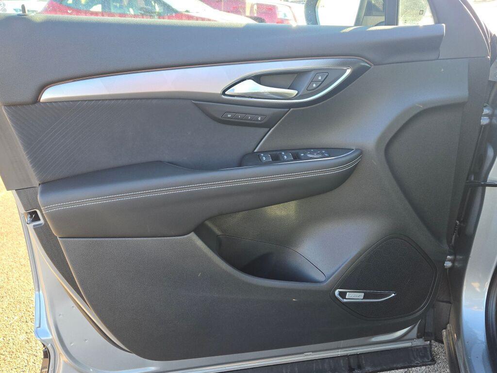 new 2025 Buick Envision car, priced at $38,890