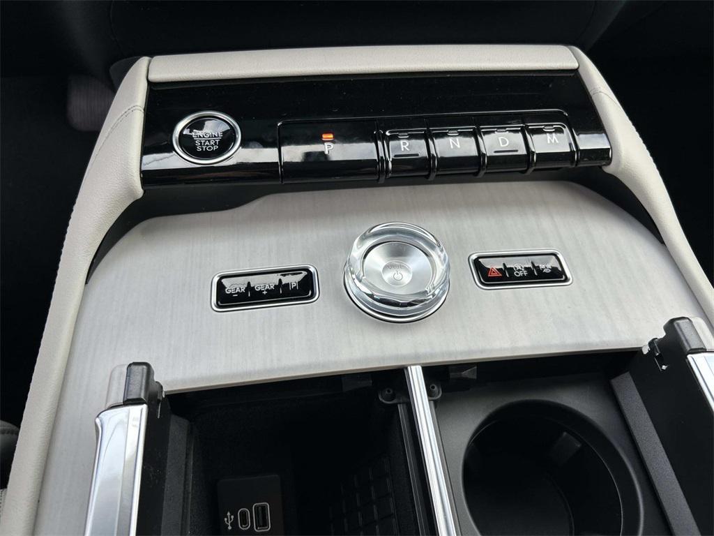 new 2026 Lincoln Navigator car, priced at $96,000