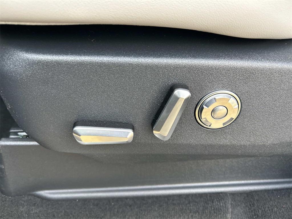 new 2026 Lincoln Navigator car, priced at $96,000