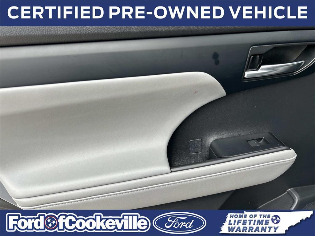 used 2022 Toyota Highlander car, priced at $35,990