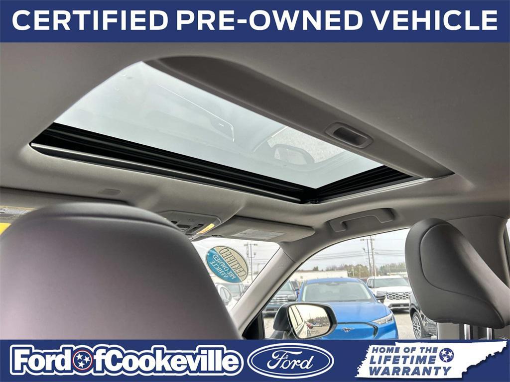 used 2022 Toyota Highlander car, priced at $35,990