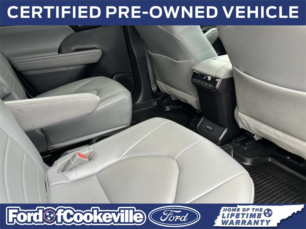 used 2022 Toyota Highlander car, priced at $35,990