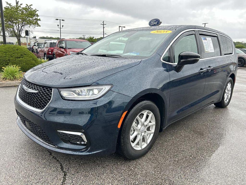 used 2025 Chrysler Pacifica car, priced at $40,788
