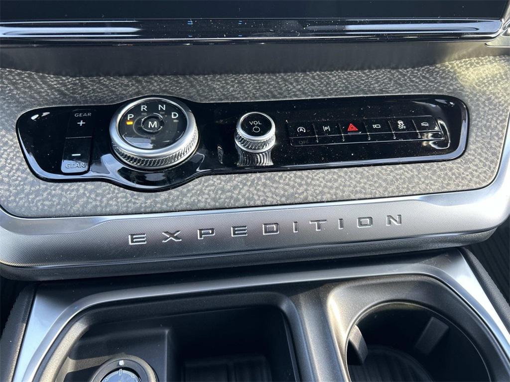 new 2026 Ford Expedition car, priced at $87,485