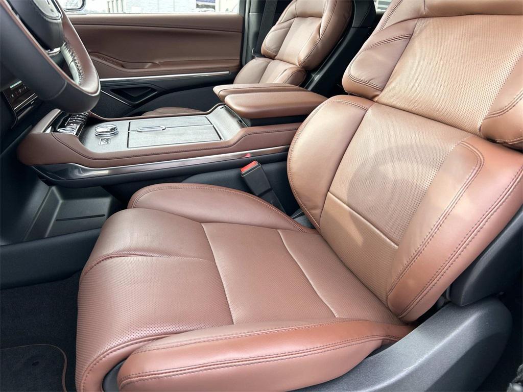 new 2026 Lincoln Navigator car, priced at $106,000