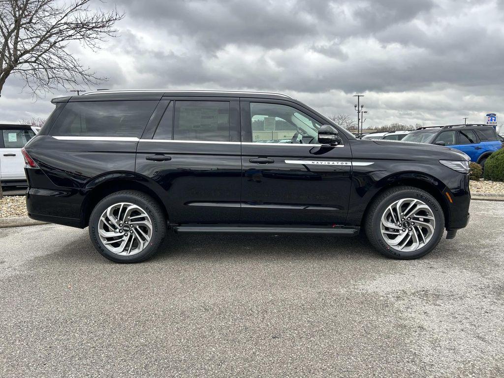 new 2026 Lincoln Navigator car, priced at $92,200