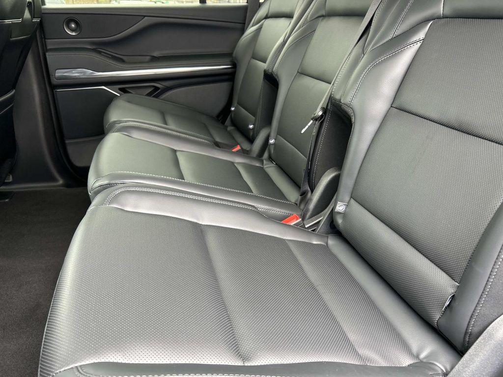 new 2026 Lincoln Navigator car, priced at $92,200