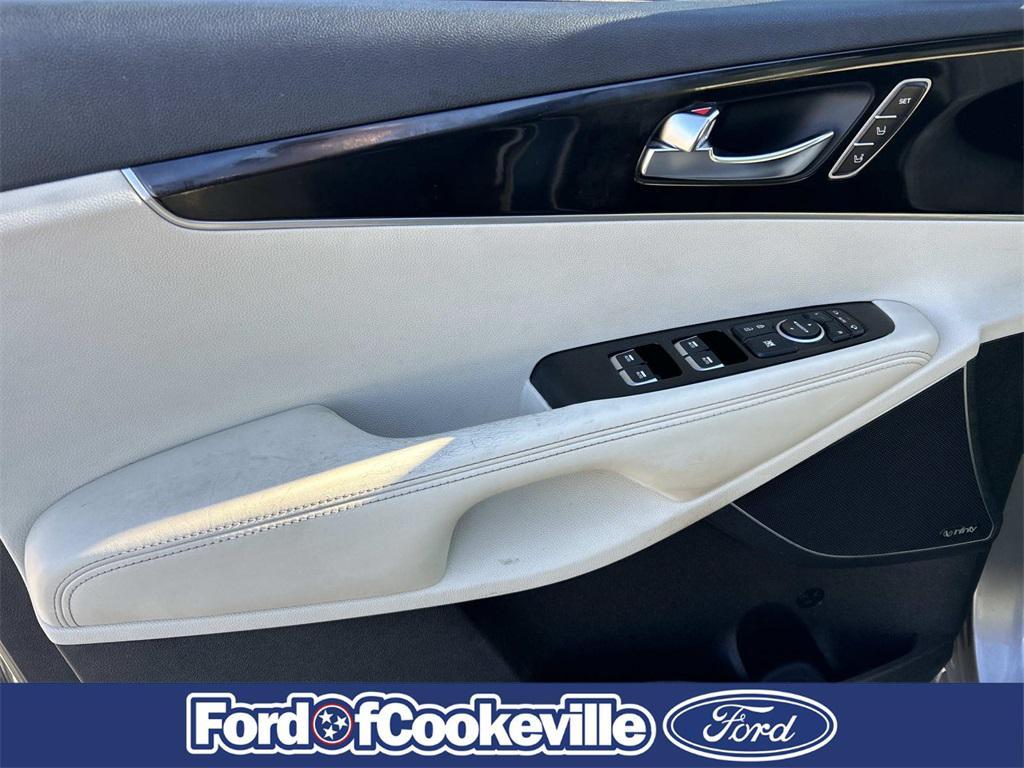 used 2016 Kia Sorento car, priced at $6,490