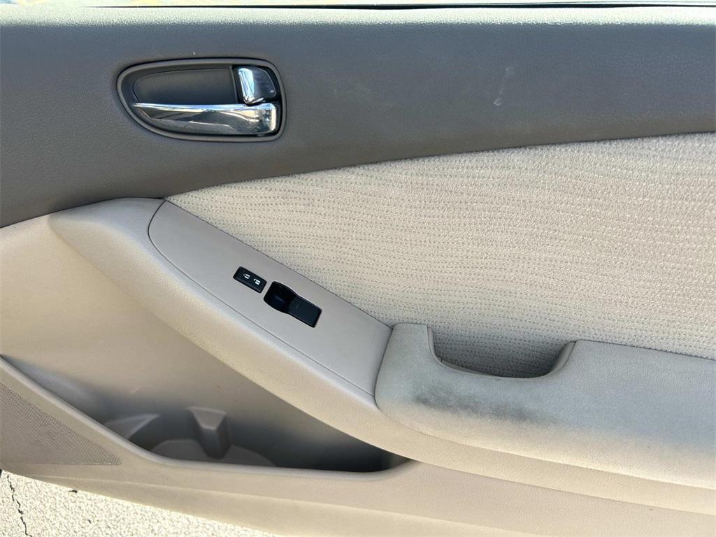 used 2010 Nissan Altima Hybrid car, priced at $7,990