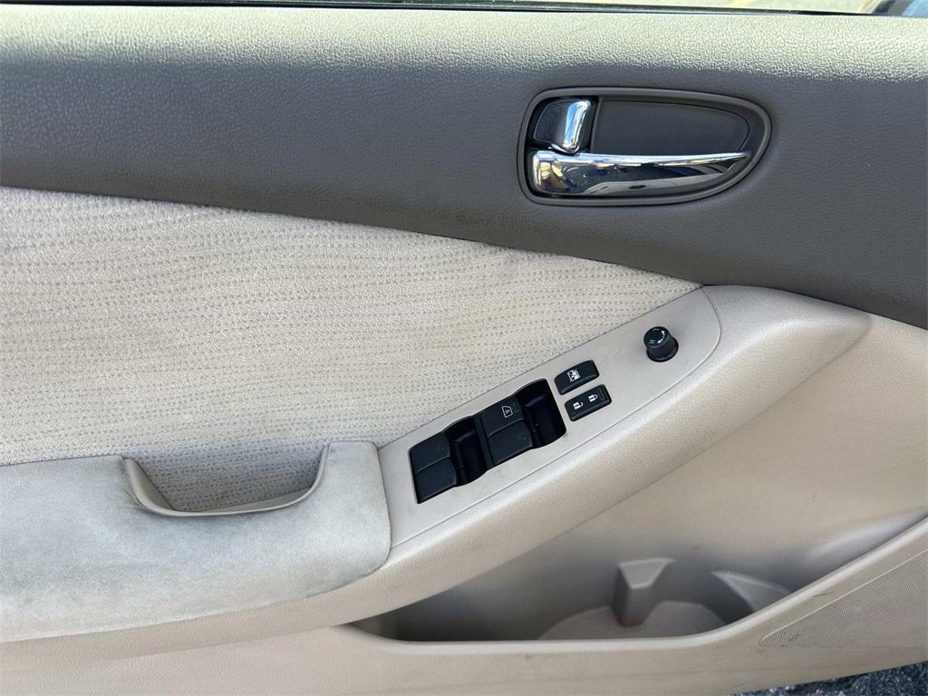 used 2010 Nissan Altima Hybrid car, priced at $7,990