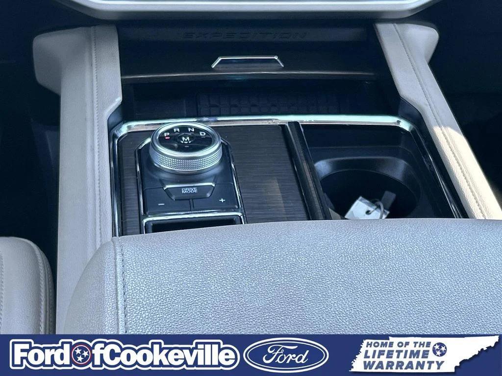 used 2024 Ford Expedition car, priced at $44,388