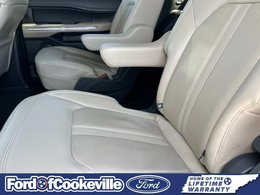 used 2024 Ford Expedition car, priced at $44,388