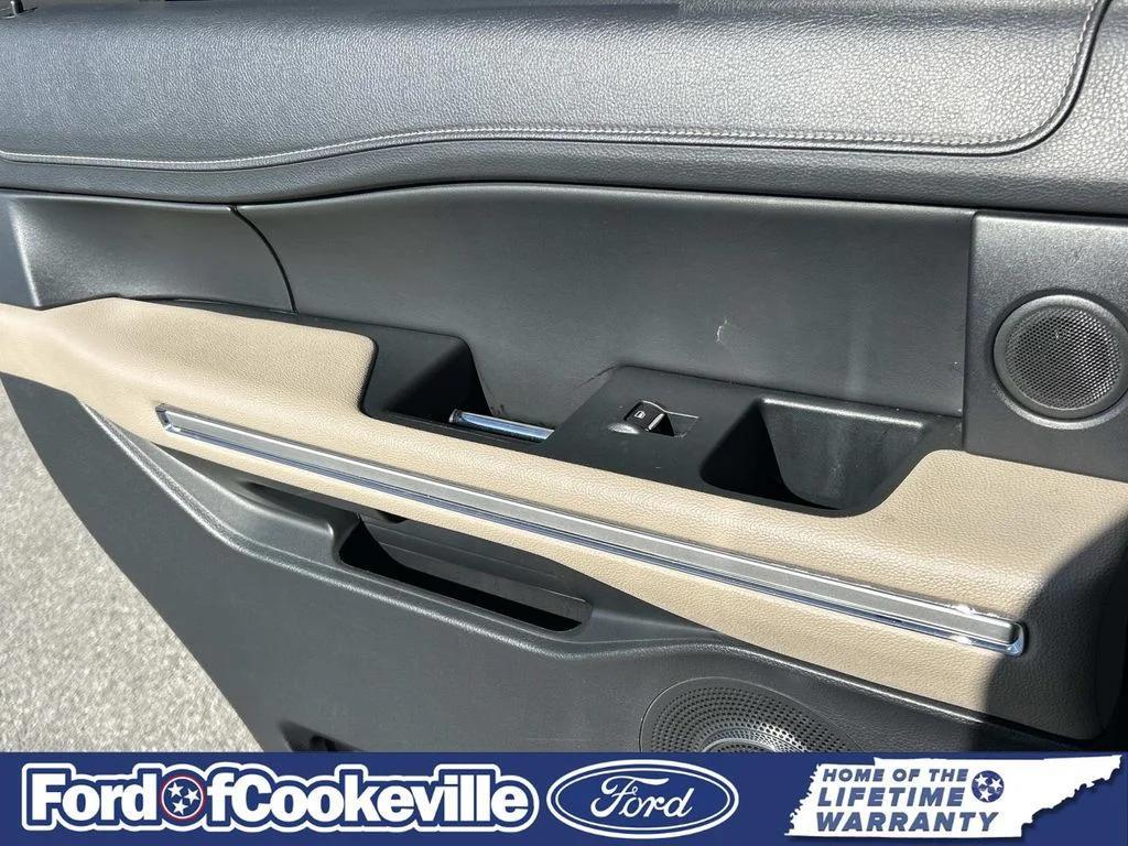used 2024 Ford Expedition car, priced at $44,388