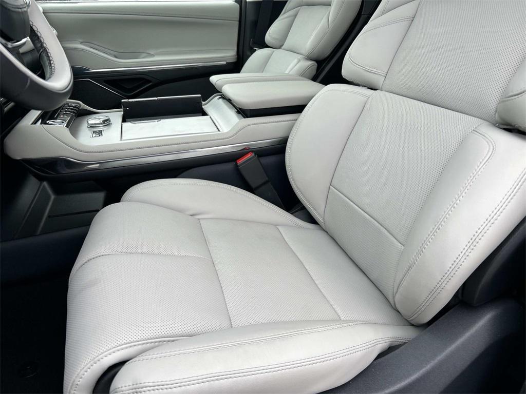 new 2026 Lincoln Navigator car, priced at $110,000