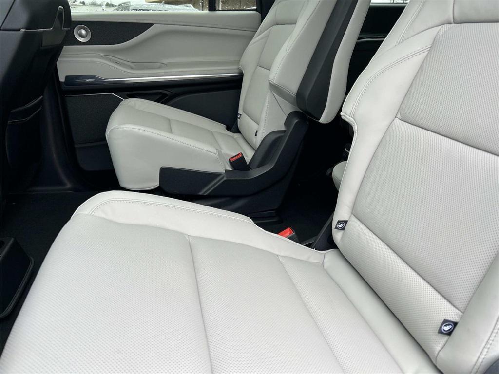 new 2026 Lincoln Navigator car, priced at $110,000