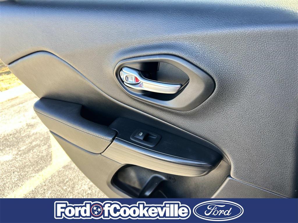 used 2017 Jeep Cherokee car, priced at $6,750