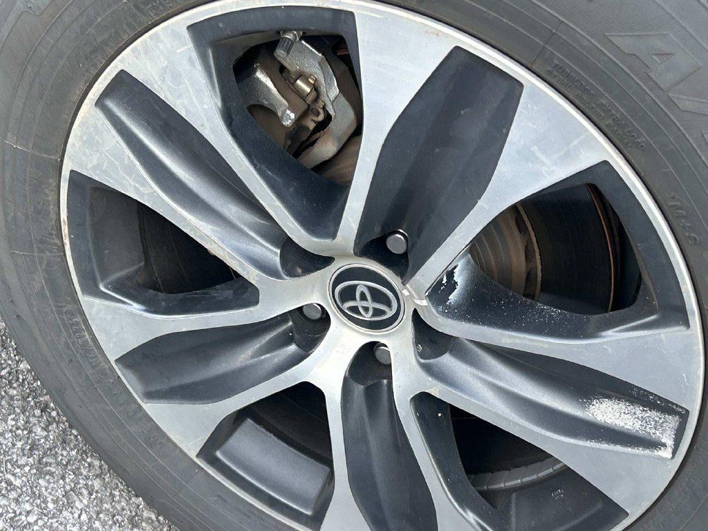 used 2021 Toyota Highlander car, priced at $30,088