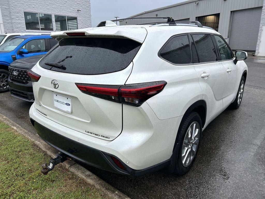used 2020 Toyota Highlander car, priced at $35,788