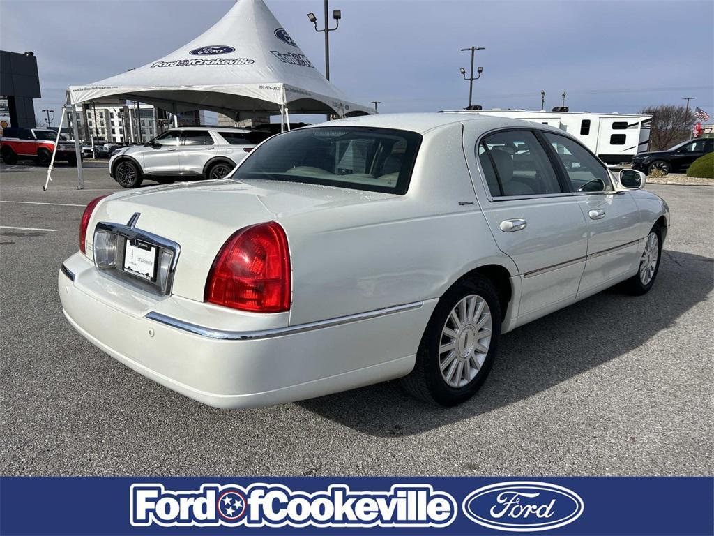 used 2003 Lincoln Town Car car, priced at $5,990