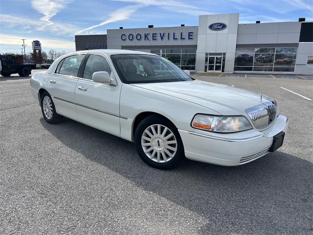 used 2003 Lincoln Town Car car, priced at $6,981