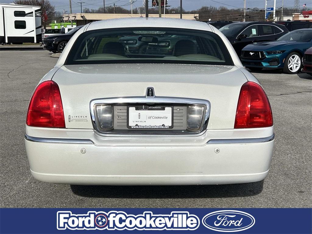 used 2003 Lincoln Town Car car, priced at $5,990
