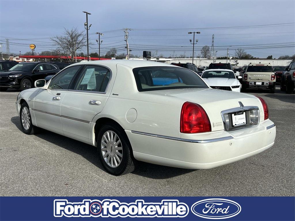 used 2003 Lincoln Town Car car, priced at $5,990