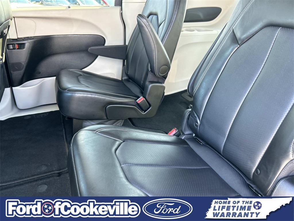 used 2024 Chrysler Pacifica car, priced at $23,590