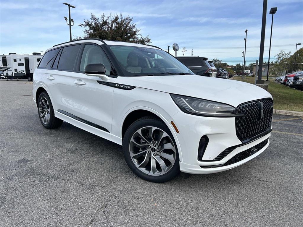 new 2026 Lincoln Aviator car, priced at $70,000