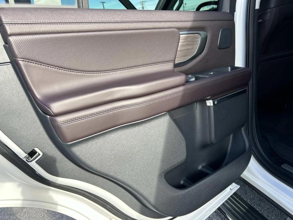 new 2026 Ford Expedition car, priced at $88,696
