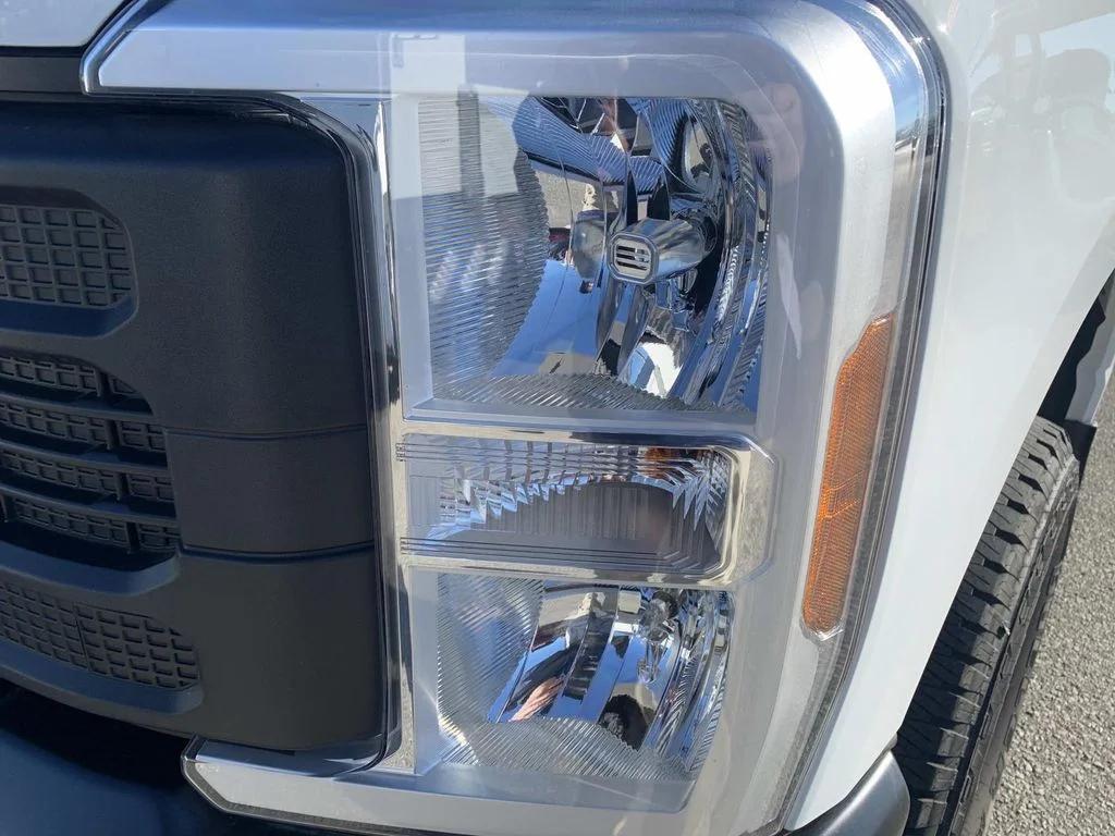 new 2025 Ford F-350 car, priced at $61,798