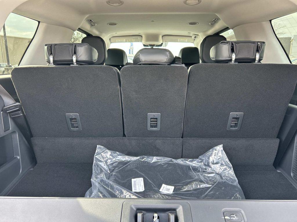 new 2026 Lincoln Navigator car, priced at $92,900