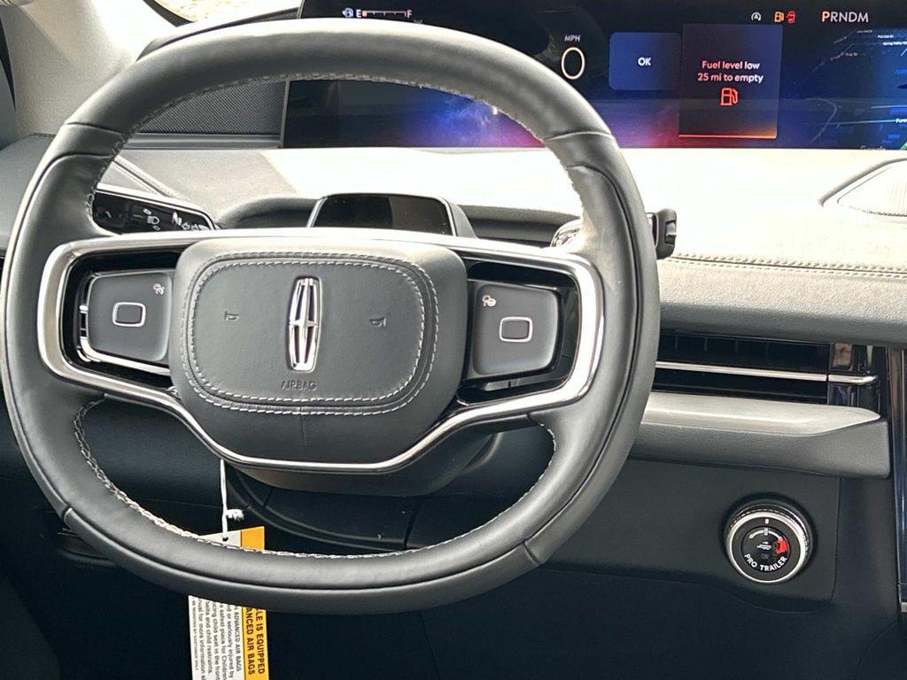 new 2026 Lincoln Navigator car, priced at $92,900