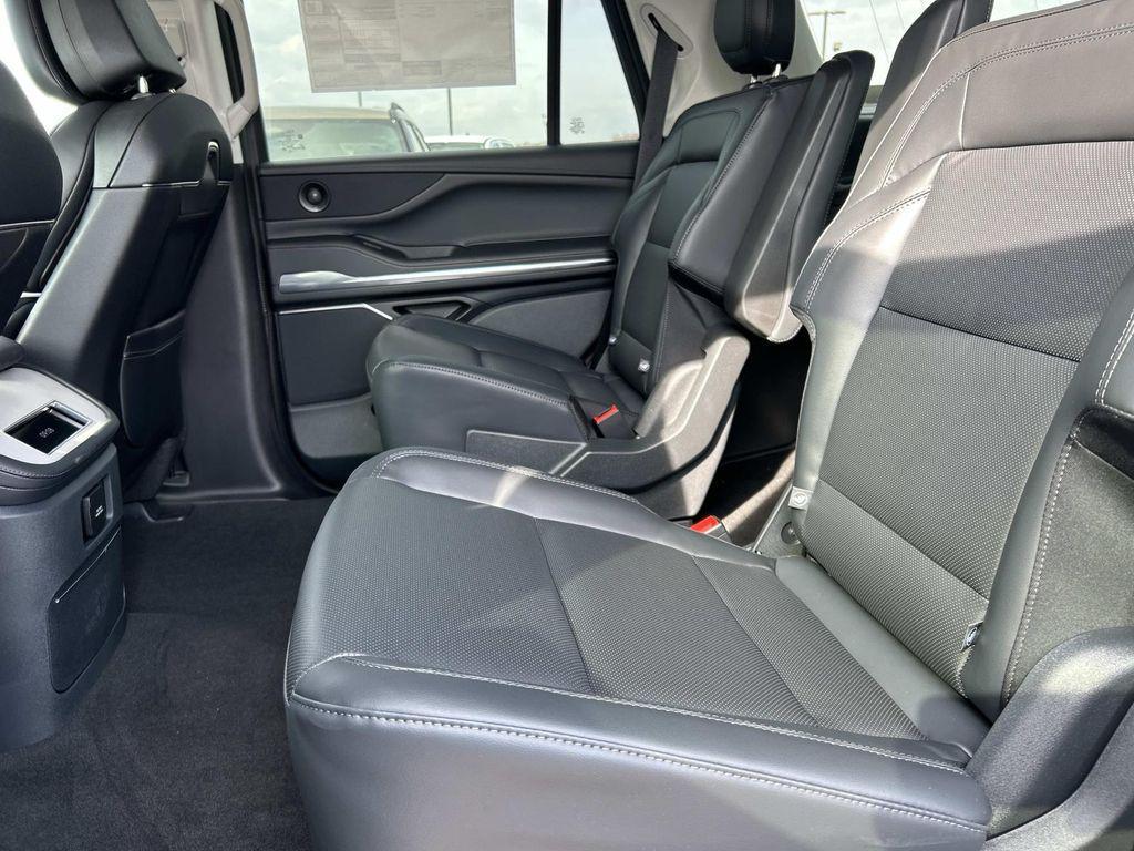 new 2026 Lincoln Navigator car, priced at $92,900