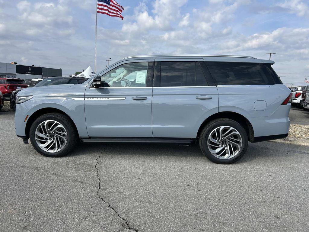 new 2026 Lincoln Navigator car, priced at $92,900