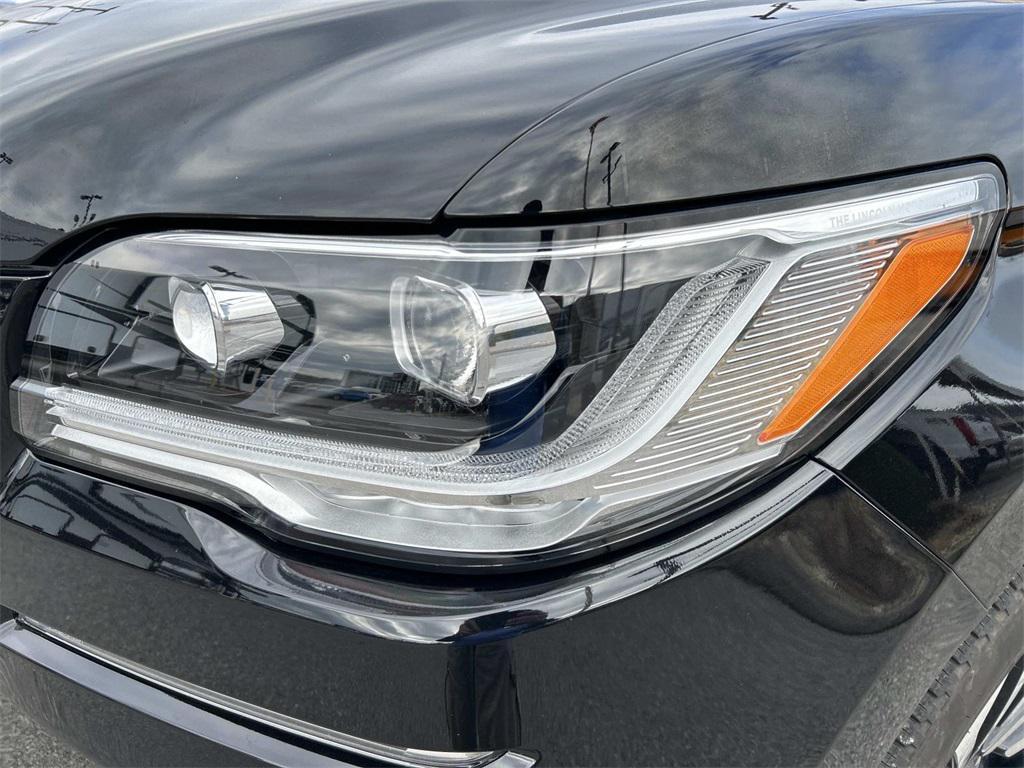 used 2023 Lincoln Navigator car, priced at $69,990