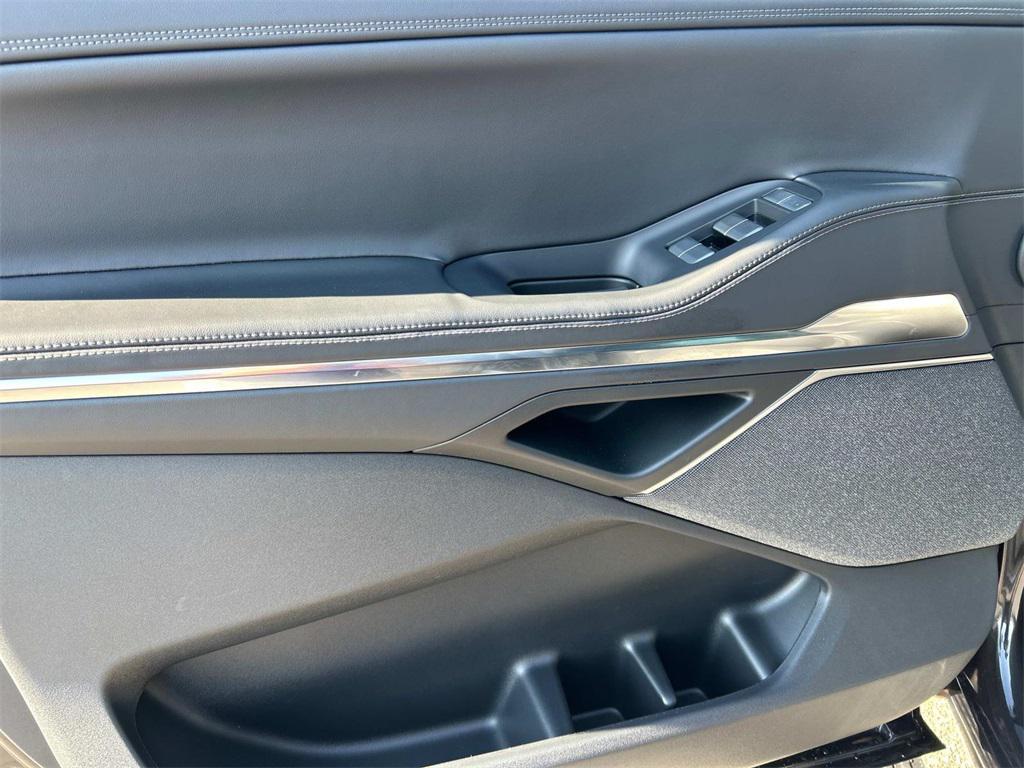 new 2025 Lincoln Navigator car, priced at $104,000