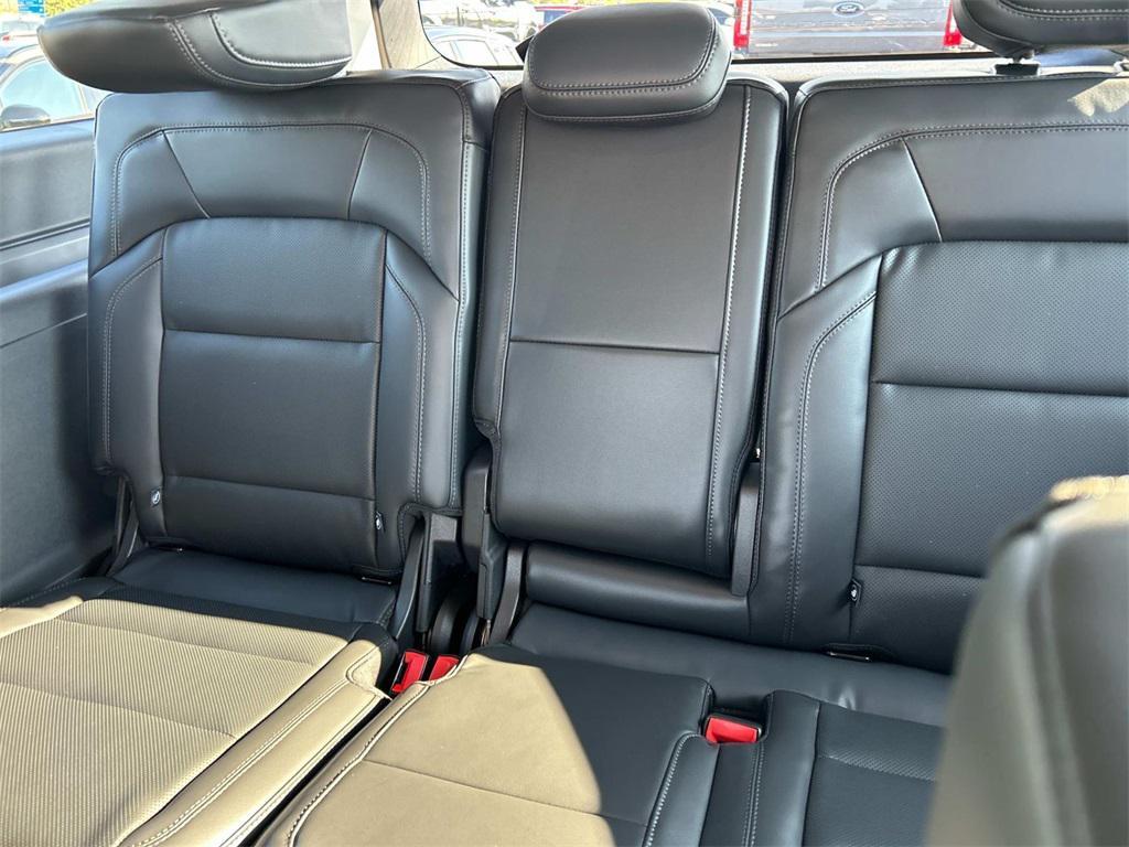 new 2025 Lincoln Navigator car, priced at $104,000