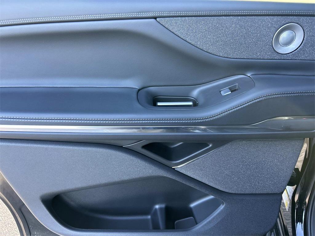 new 2026 Lincoln Navigator car, priced at $109,000