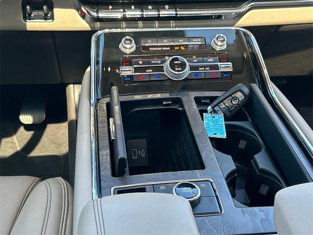 used 2024 Lincoln Navigator car, priced at $75,981