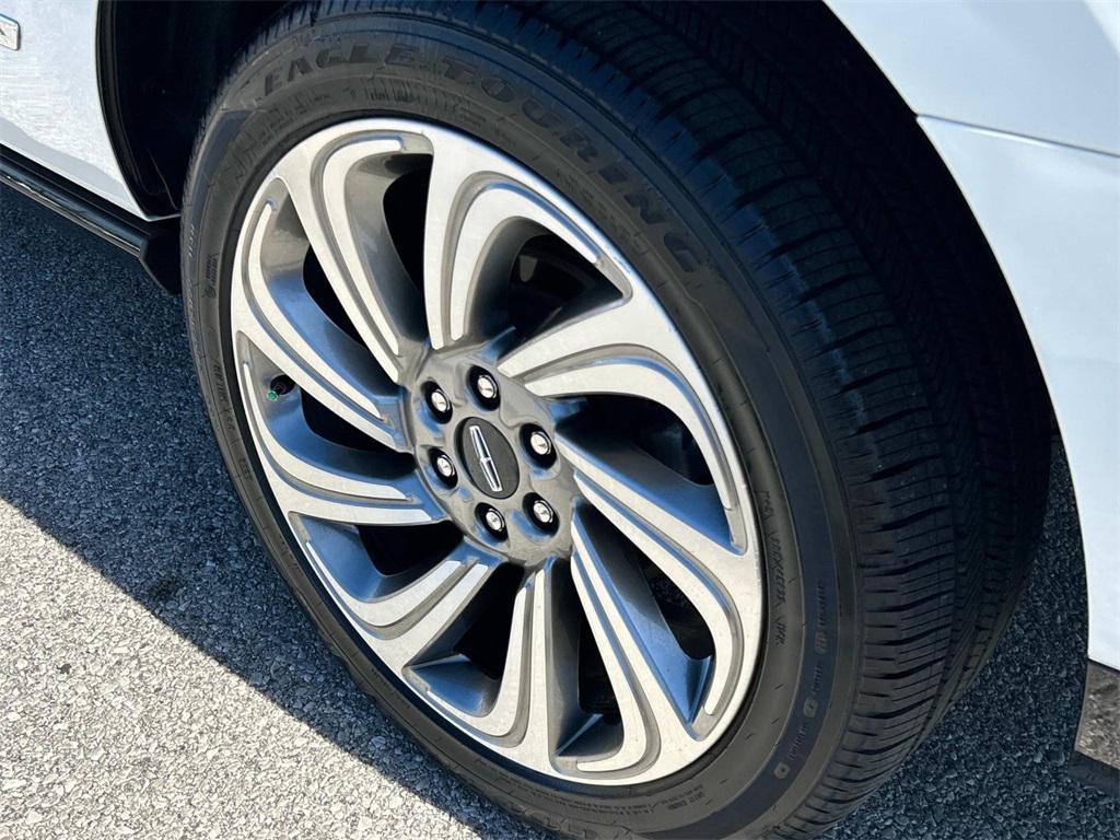 used 2024 Lincoln Navigator car, priced at $75,981