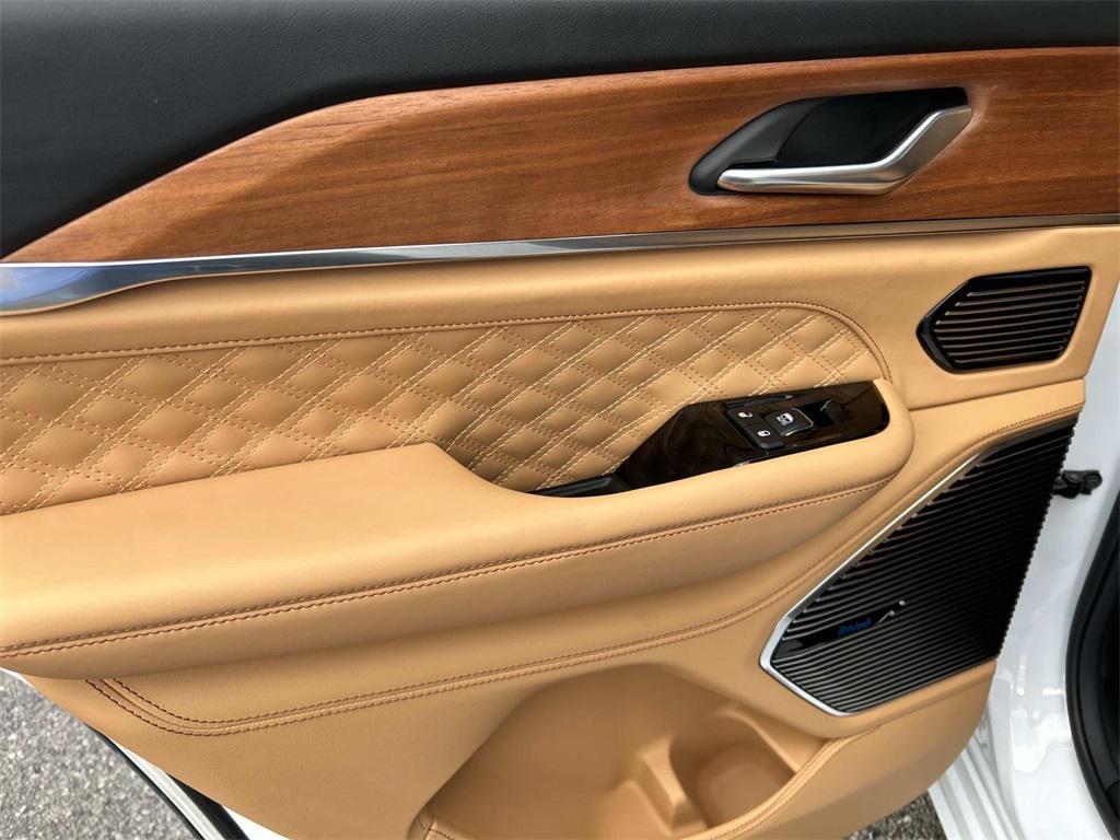 used 2022 Jeep Grand Cherokee car, priced at $45,981