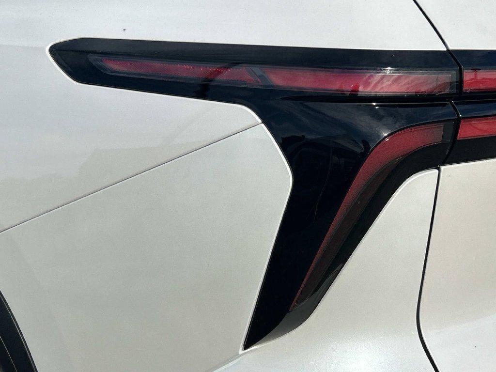 used 2025 Chevrolet Traverse car, priced at $52,811