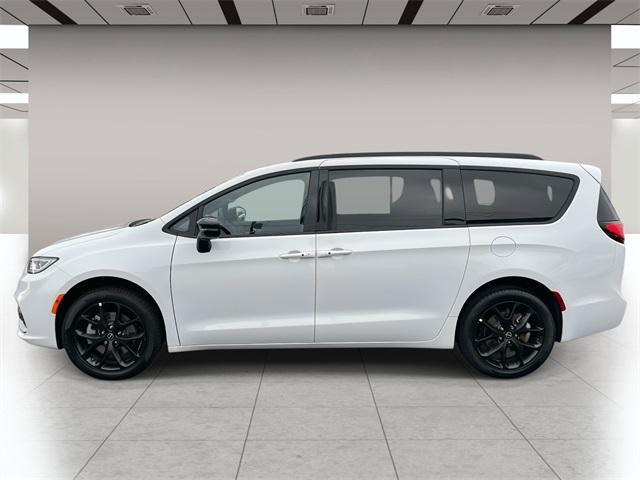 new 2026 Chrysler Pacifica car, priced at $51,742