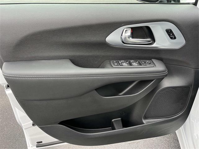 new 2026 Chrysler Pacifica car, priced at $51,742