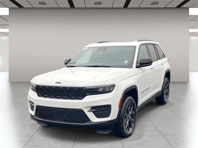 new 2025 Jeep Grand Cherokee car, priced at $42,041