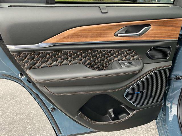 new 2026 Jeep Grand Cherokee car, priced at $57,925